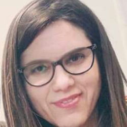 Mariaconcetta M. insegnante di Diritto