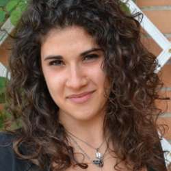 Luana T. insegnante di Diritto
