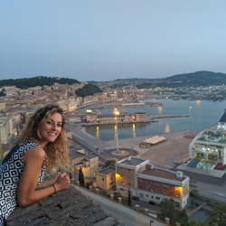 Lavinia F. insegnante di Aiuto compiti