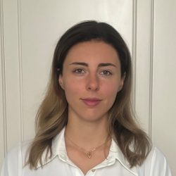Giulia B. insegnante di Portoghese
