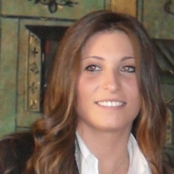Angela B. insegnante di Biologia