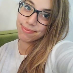 Maria Vittoria B. insegnante di Filosofia