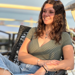 Nicole B. insegnante di Aiuto compiti