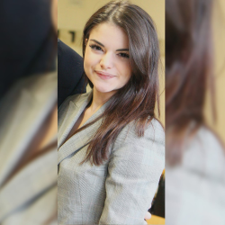 Manuela V. insegnante di Aiuto tesi