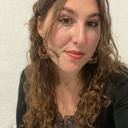 Claudia B. insegnante di Aiuto tesi