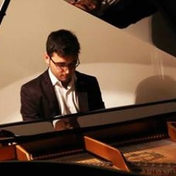 Daniele D. insegnante di Pianoforte
