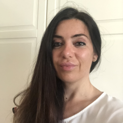Laura C. insegnante di Geometria