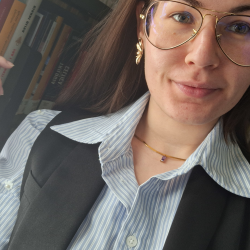 Desireé C. insegnante di Aiuto tesi