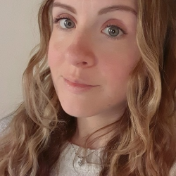 Laura P. insegnante di Aiuto tesi