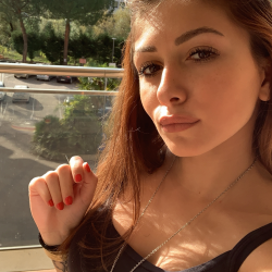 Roberta M. insegnante di Aiuto tesi