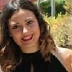Elisa C. insegnante di Biologia