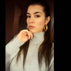 Camilla G. insegnante di Aiuto compiti