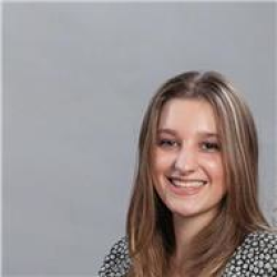 Anna R. insegnante di Aiuto compiti