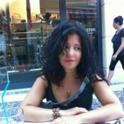 Ernesta C. insegnante di Aiuto tesi