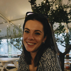 Rebecca S. insegnante di Aiuto compiti
