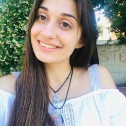 Elena G. insegnante di Aiuto compiti