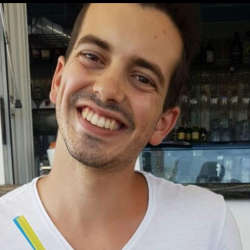 Filippo L. insegnante di Aiuto compiti