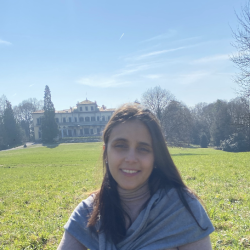 Giulia M. insegnante di Elettronica