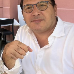 Riccardo D. insegnante di Aiuto compiti