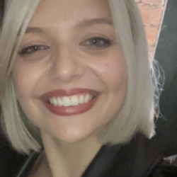 Alice F. insegnante di Aiuto compiti