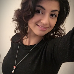 Chiara R. insegnante di Aiuto tesi