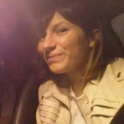 Ramona L. insegnante di Aiuto compiti