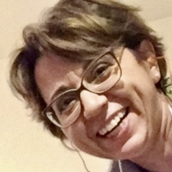 Angela S. insegnante di Armonia