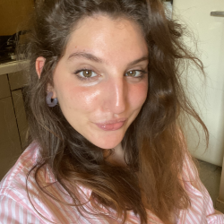 Rebecca V. insegnante di Aiuto compiti