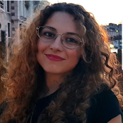 Giulia L. insegnante di Aiuto tesi