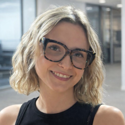 Alice B. insegnante di Aiuto compiti