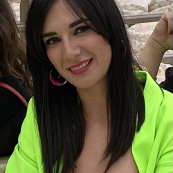 Irene T. insegnante di Aiuto tesi