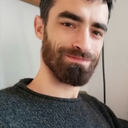 Simone A. insegnante di Diritto civile